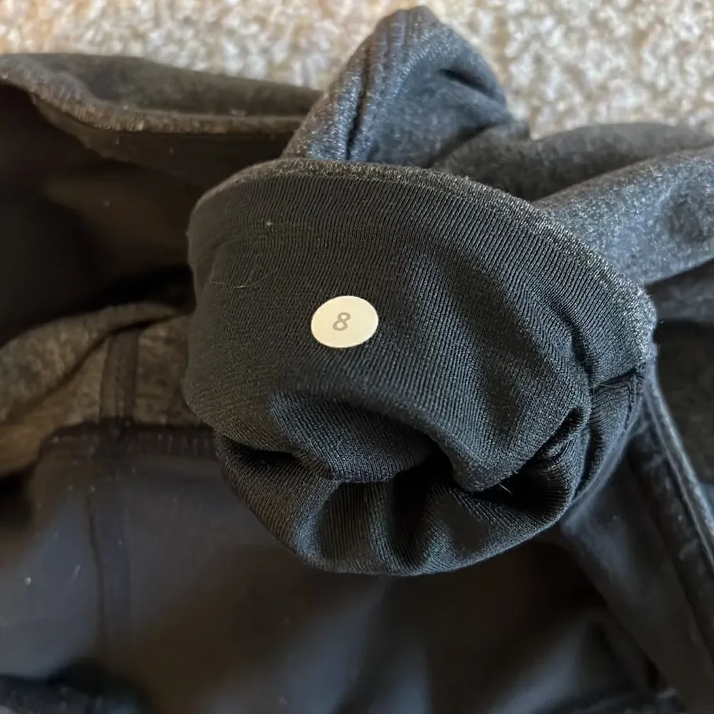 Lululemon Cropped Grey Flower leggings